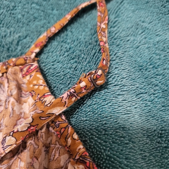 NWT Floral Spaghetti Strap Blouse - Picture 11 of 13